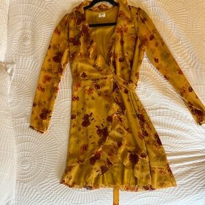 Wilfred wrap dress size small. Perfect condition.